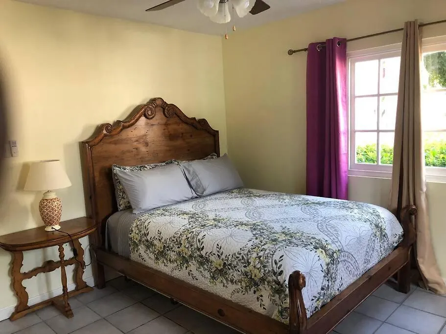 Oceanfront Two Bedroom Suite - Amazing Ocean Views مونتيغو باي 0*,  جامايكا