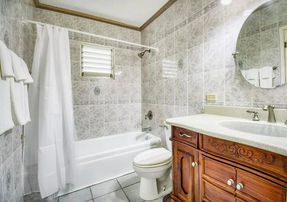 Oceanfront Two Bedroom Suite - Amazing Ocean Views مونتيغو باي