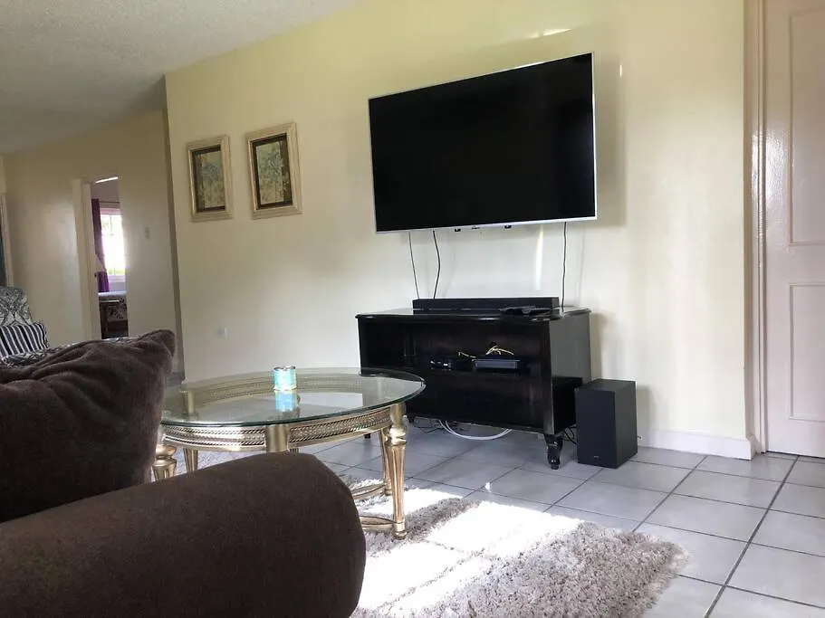 شقة Oceanfront Two Bedroom Suite - Amazing Ocean Views مونتيغو باي