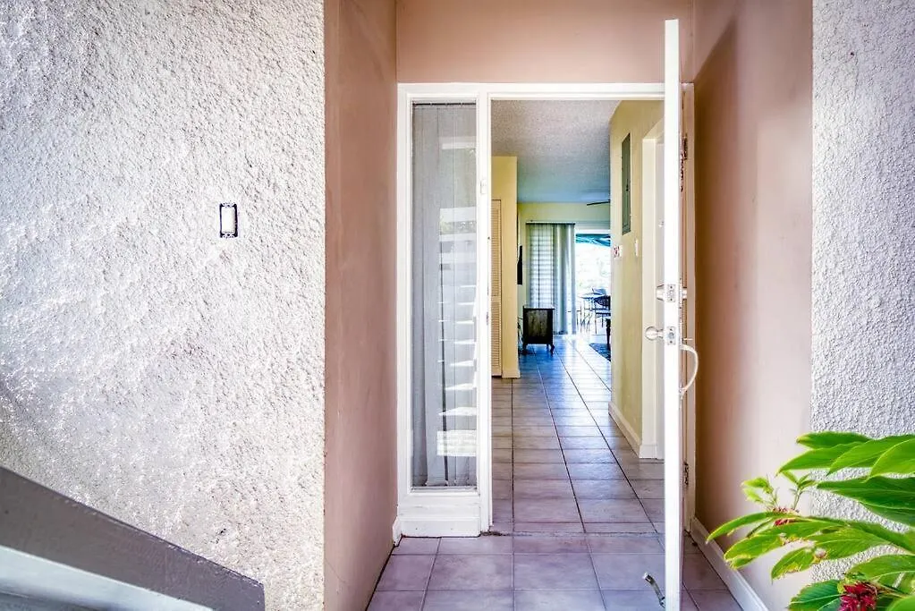 Oceanfront Two Bedroom Suite - Amazing Ocean Views مونتيغو باي 0*,